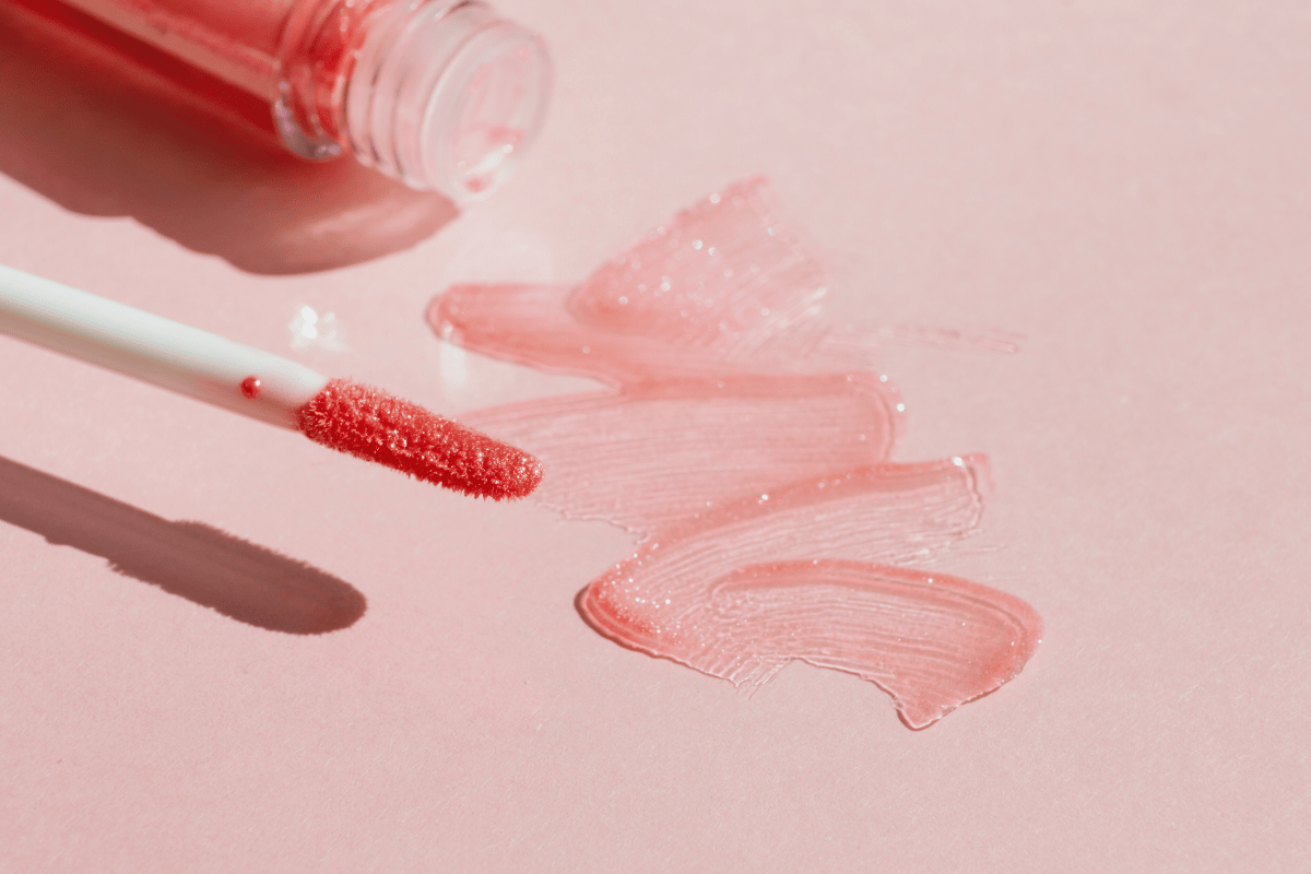 Polybutene: The Secret to Long-Lasting Shine in Lip Gloss Formulations