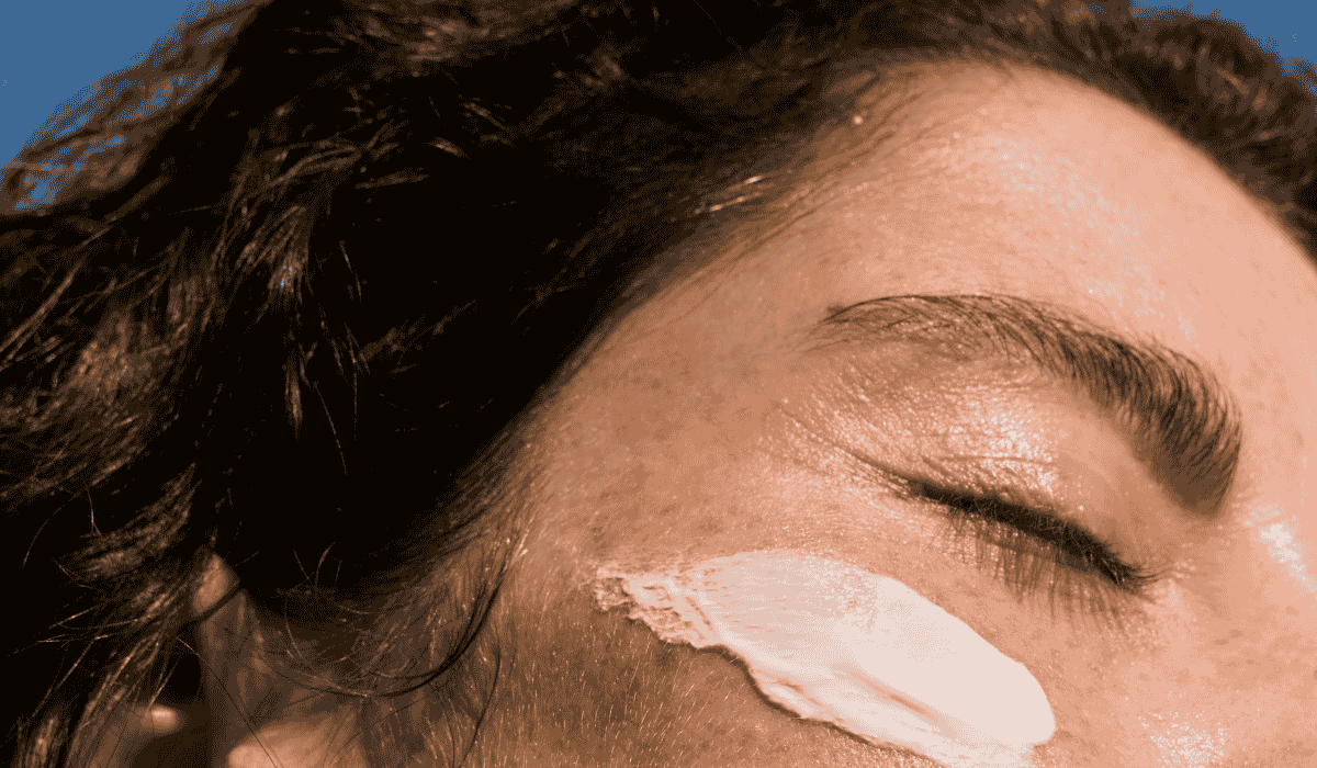 How Active Skincare Ingredients Affect Sun Sensitivity: What Formulators Need to Know 